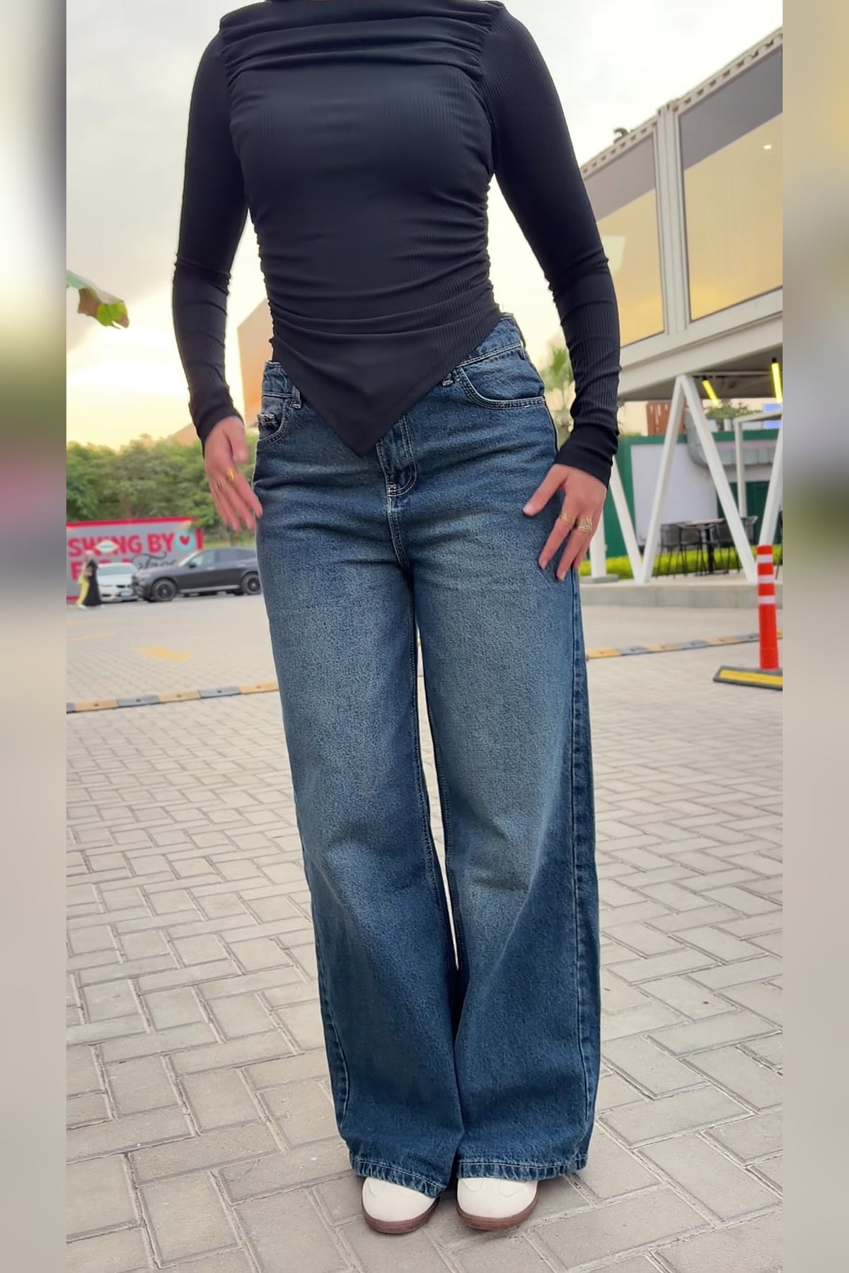 Dark Wash Wide Leg Jeans detail - VELINA