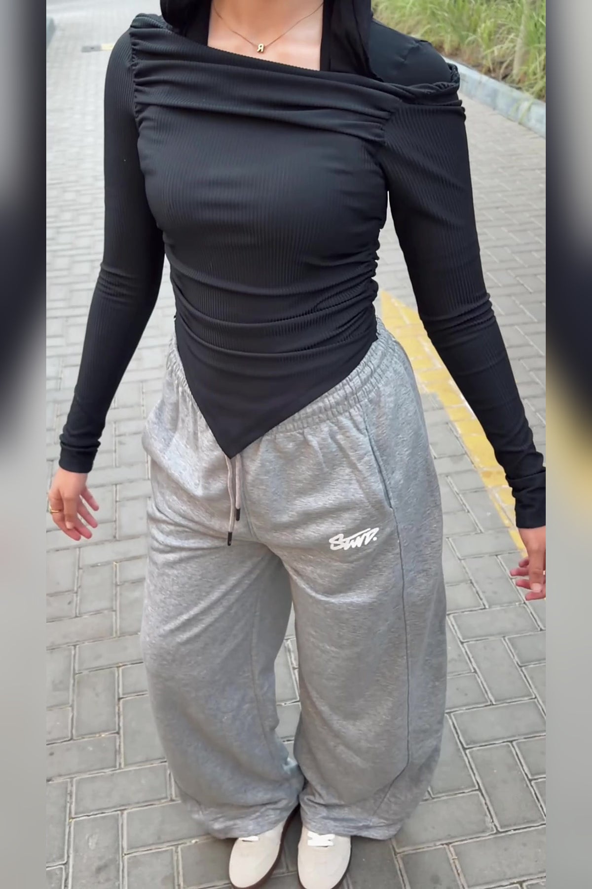 Light Grey Balloon Sweatpants detail - VELINA