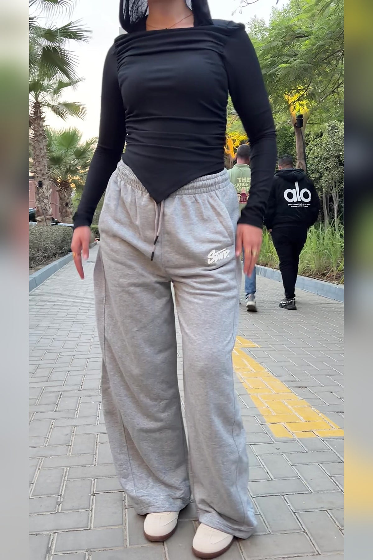 Light Grey Balloon Sweatpants detail - VELINA